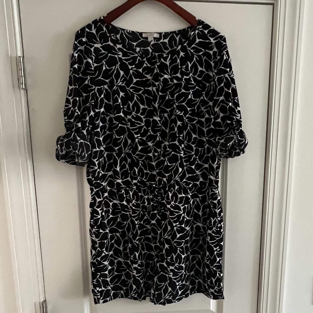 LOFT One-Piece Black & White (Cream) Leaf Pattern Jumpsuit Romper Size 10